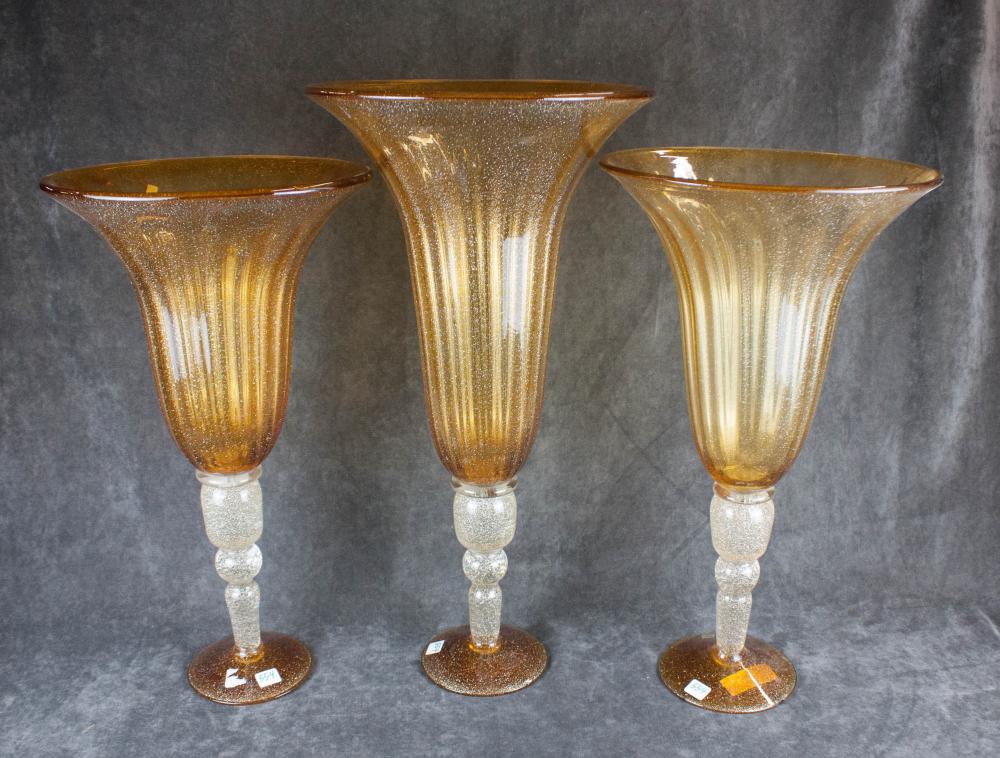 A SET OF THREE MURANO GLASS