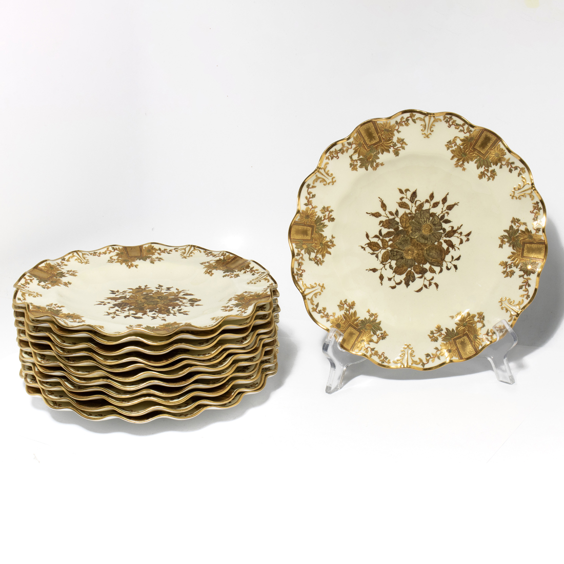 A SET OF TWELVE ROYAL CROWN DERBY
