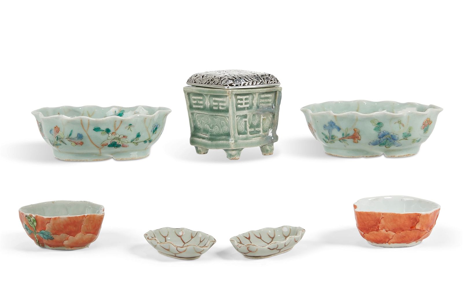 A SEVEN PIECE GROUP OF CHINESE