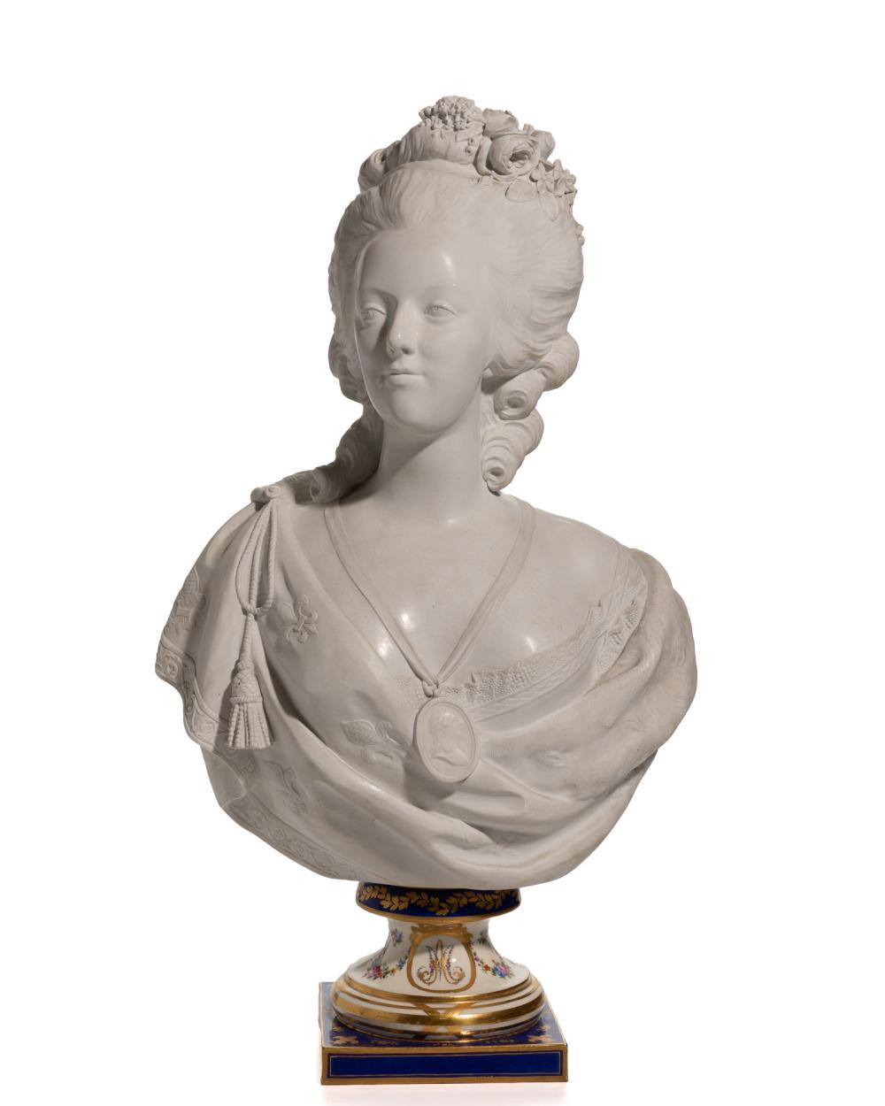 A SèVRES PORCELAIN BUST OF MARIE