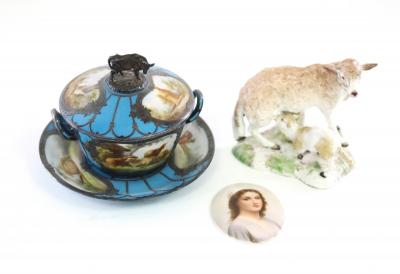 A Sèvres style butter dish, cover