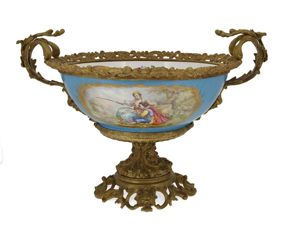 A SèVRES-STYLE PORCELAIN COMPOTEA