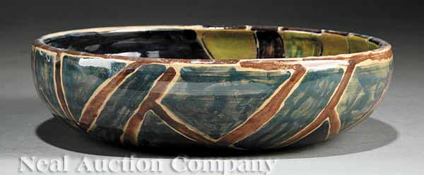 A Shearwater Art Pottery Bowl