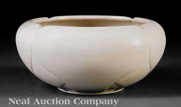 A Shearwater Art Pottery "Magnolia"