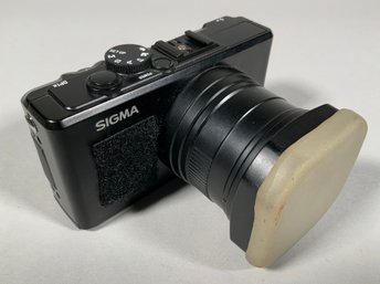 A Sigma DP1x compact digital camera