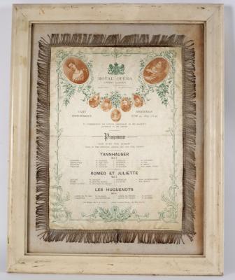 A silk opera programme to