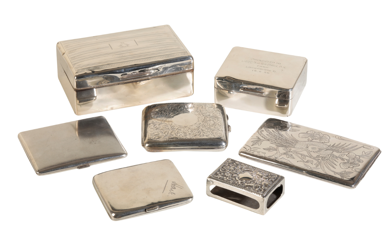 A SILVER CIGARETTE/PRESENTATION BOX