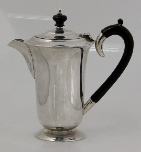 A silver coffee pot Chester circa