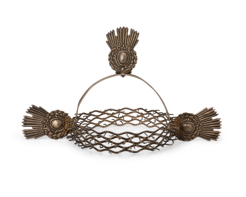 A SILVER-METAL CROWN OF THORNSA