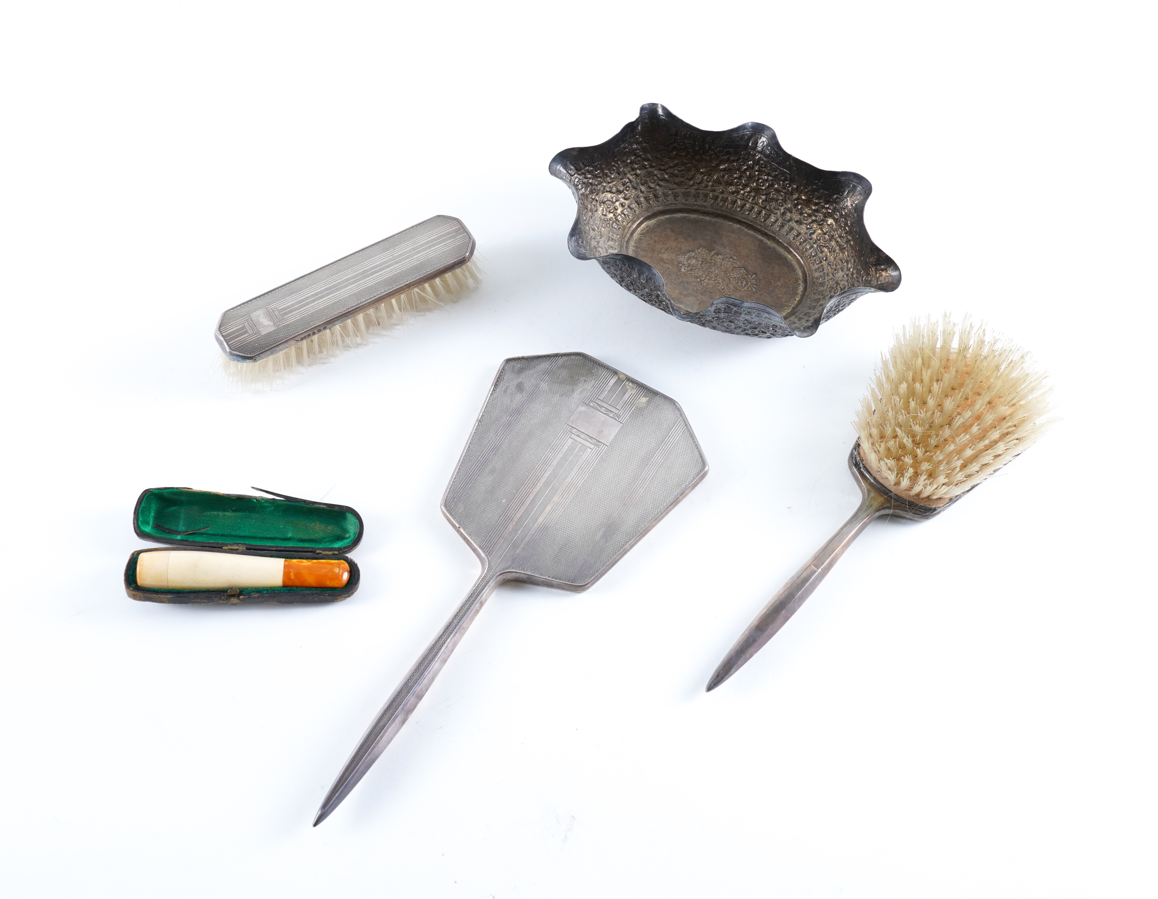 A SILVER MOUNTED PART DRESSING