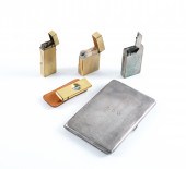 A SILVER RECTANGULAR CIGARETTE