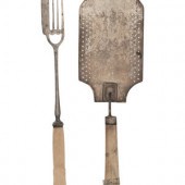 A Silver Two-Piece Fish Servin