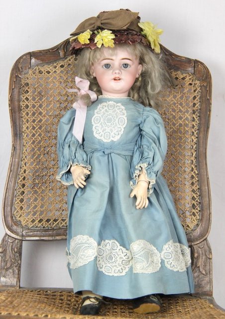 A Simon & Halbig "Alice"