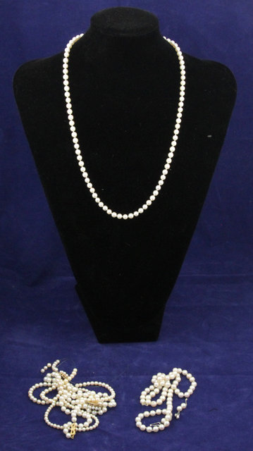 A single strand pearl necklace by