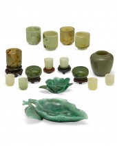 A SIXTEEN PIECE GROUP OF CHINE