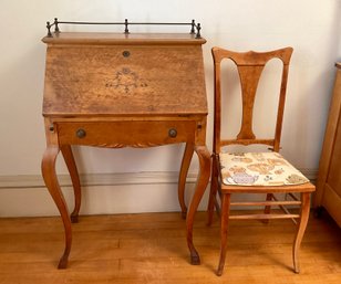 A small ca. 1920s birdseye maple