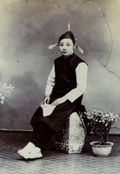 A small early 20th Century pho