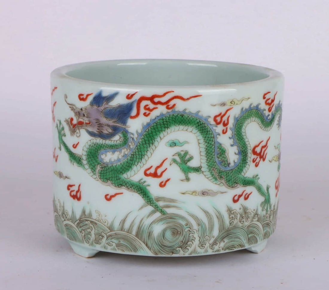 A SMALL WUCAI 'DRAGON'CENSERA SMALL