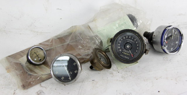 A Smiths rev counter a Jaguar rev