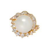 A SOUTH SEA CULTURED PEARL, DI