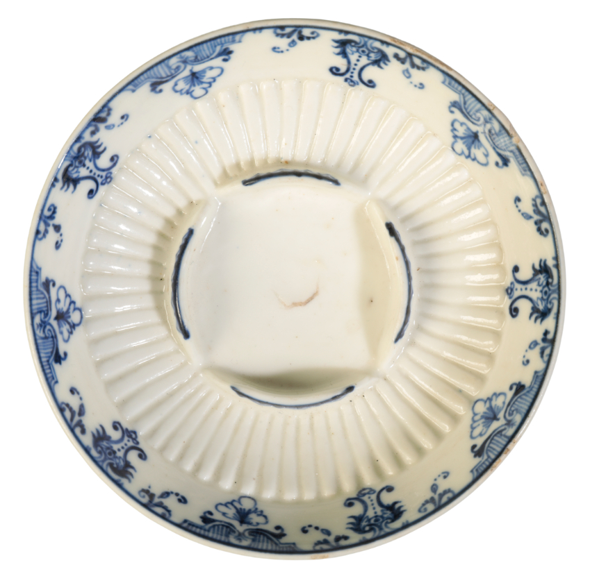 A ST. CLOUD TREMBLEUSE SAUCER circa
