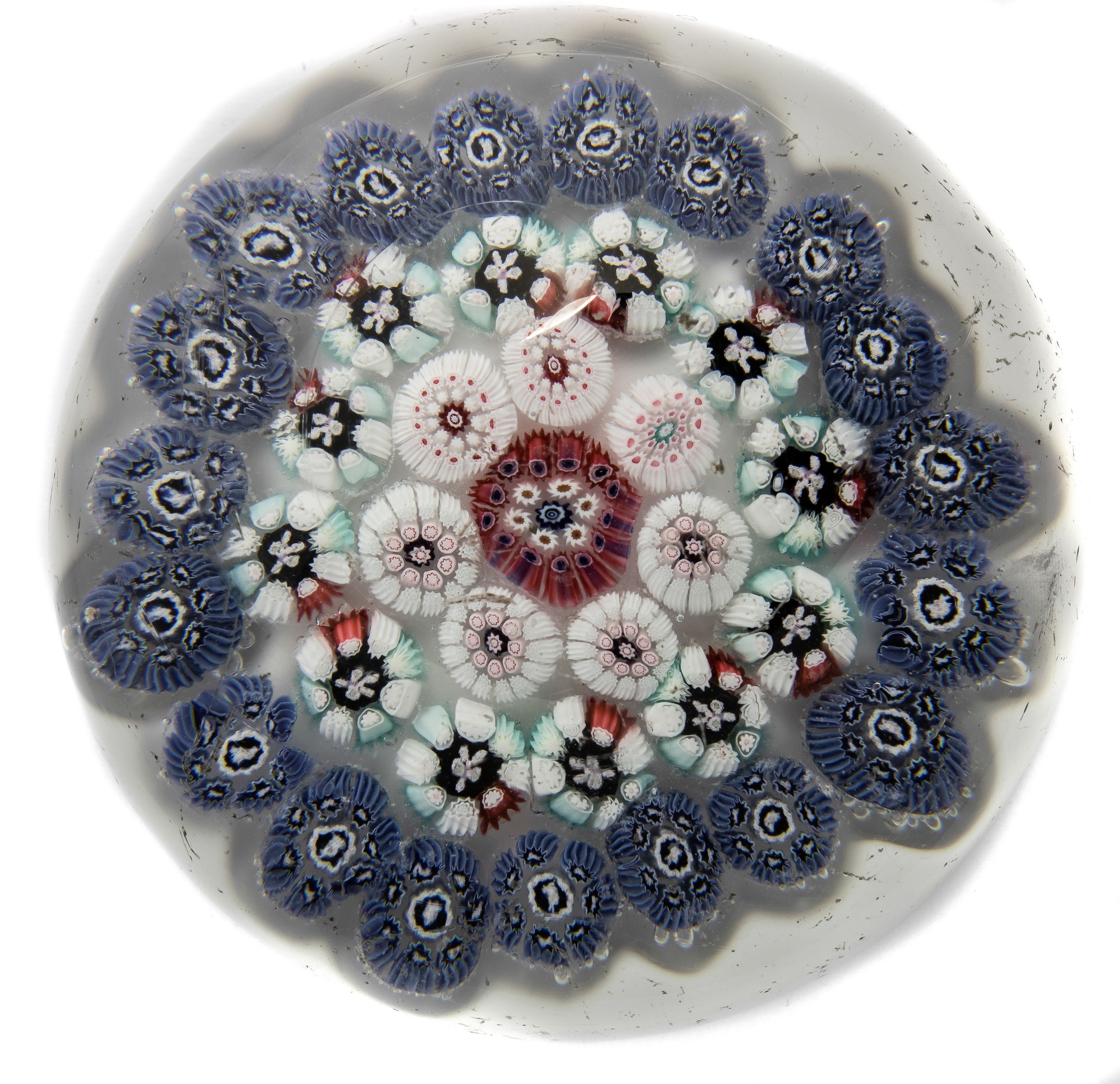 A ST LOUIS CONCENTRIC MILLEFIORI