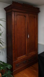 A STATELY VICTORIAN EASTLAKE S