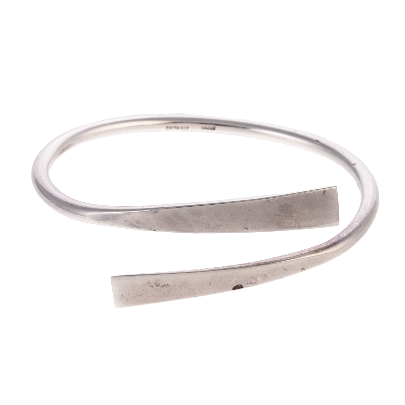 A STERLING FREEFORM BYPASS BANGLE