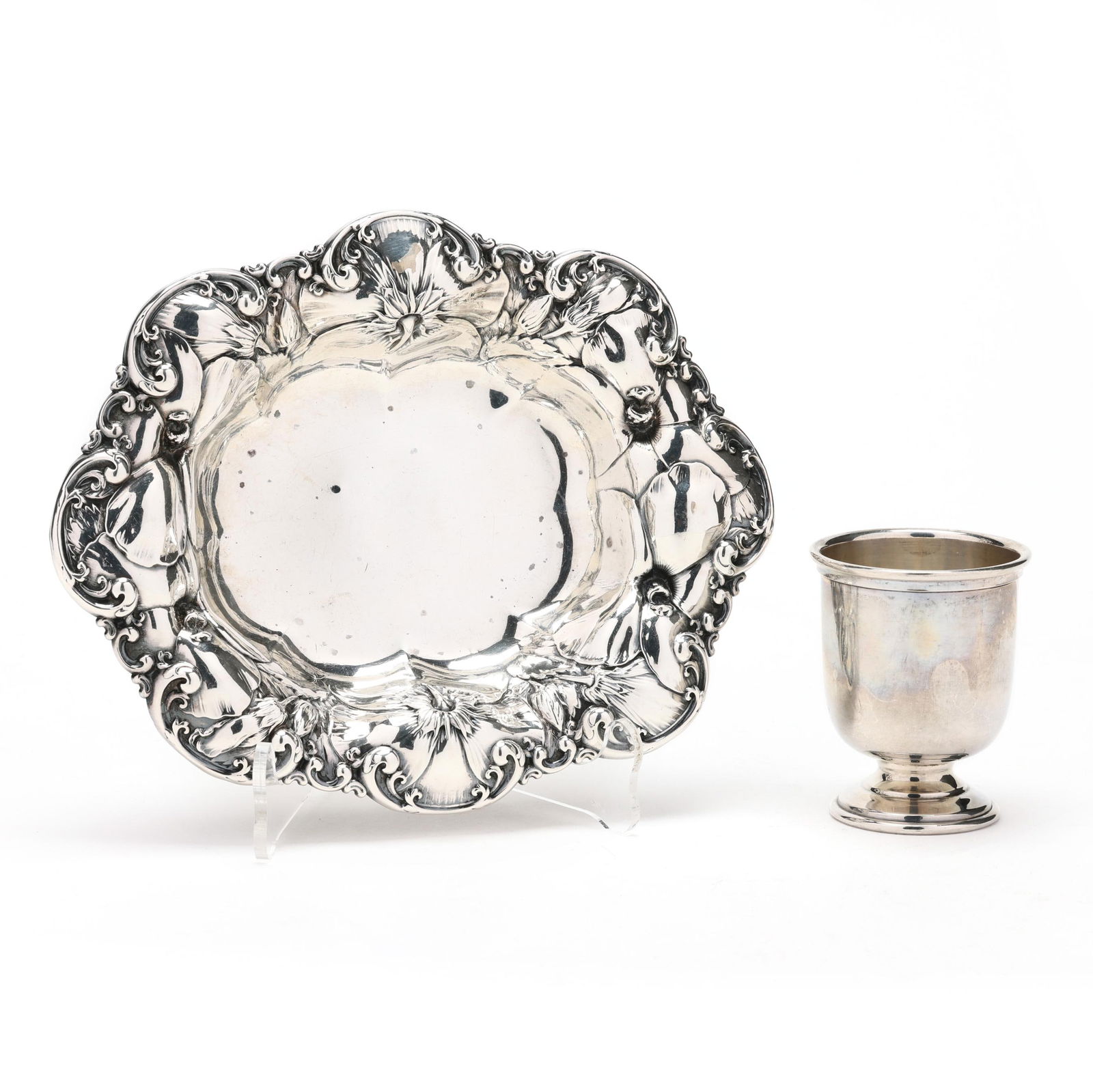 A STERLING SILVER BON BON BOWL