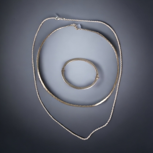 A STERLING SILVER CHOKER