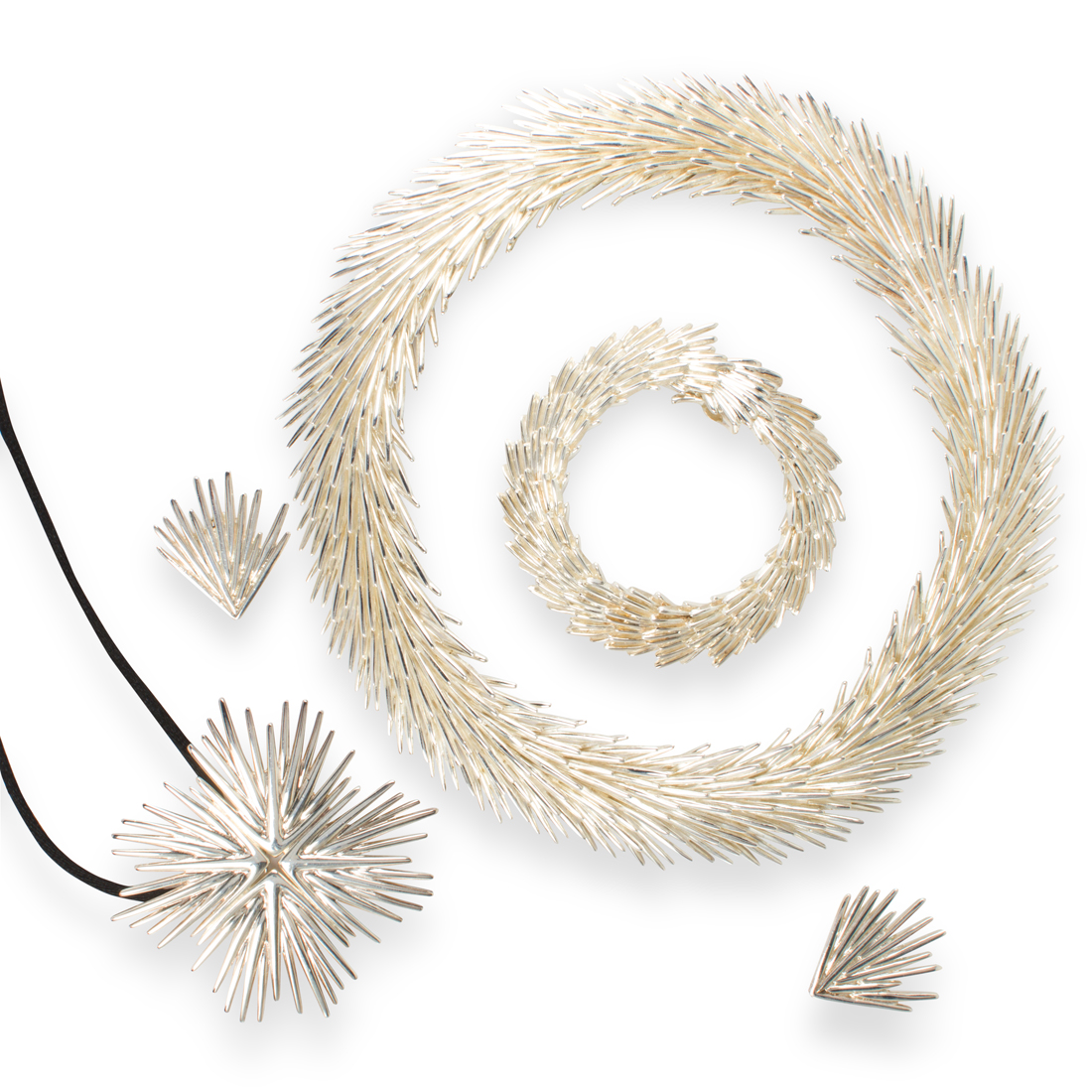 A STERLING SILVER JEWELRY SUITE,