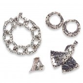 A STERLING SILVER JEWELRY SUIT