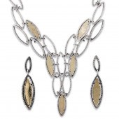 A STERLING SILVER NECKLACE AND
