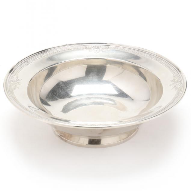 A STERLING SILVER VEGETABLE BOWL BY