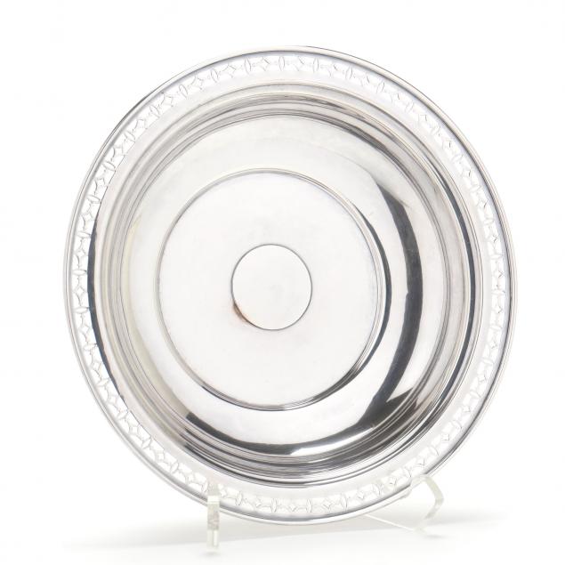 A STERLING SILVER VEGETABLE BOWL BY