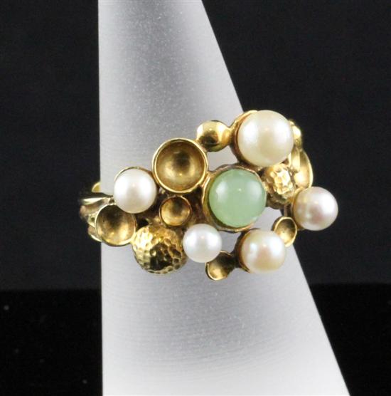 A Stuart Devlin 18ct gold