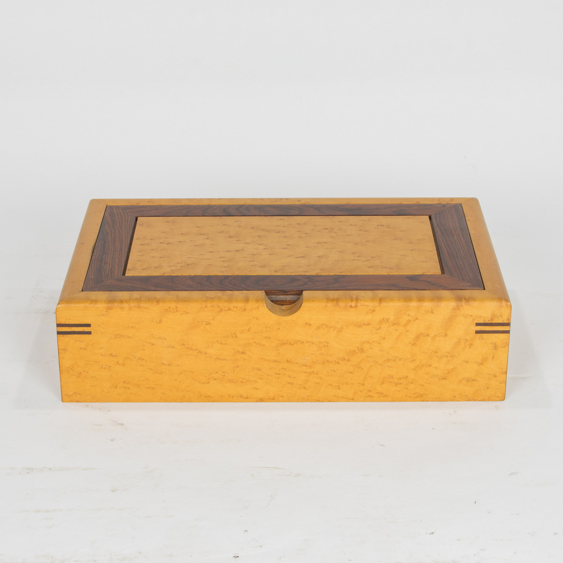 A STUDIO MIXED WOOD JEWELRY OR