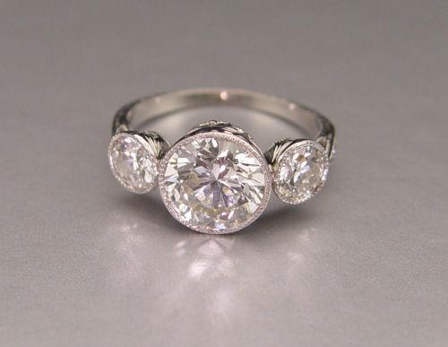A STUNNING PLATINUM 3CT DIAMOND