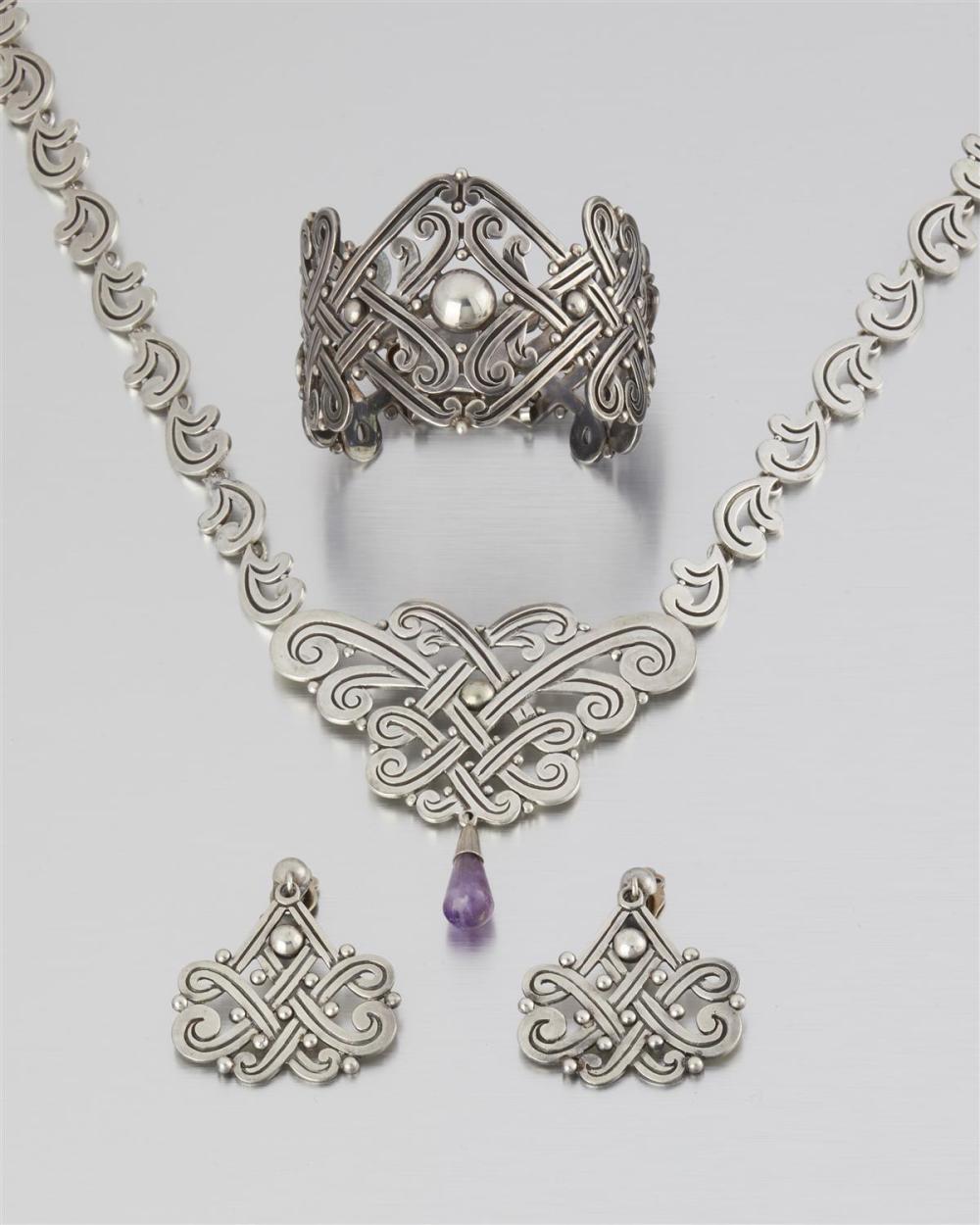 A SUITE OF LOS CASTILLO SILVER