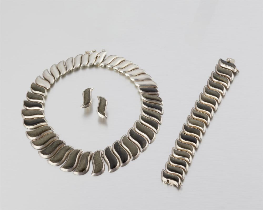 A SUITE OF PIEDRA Y PLATA MEXICAN