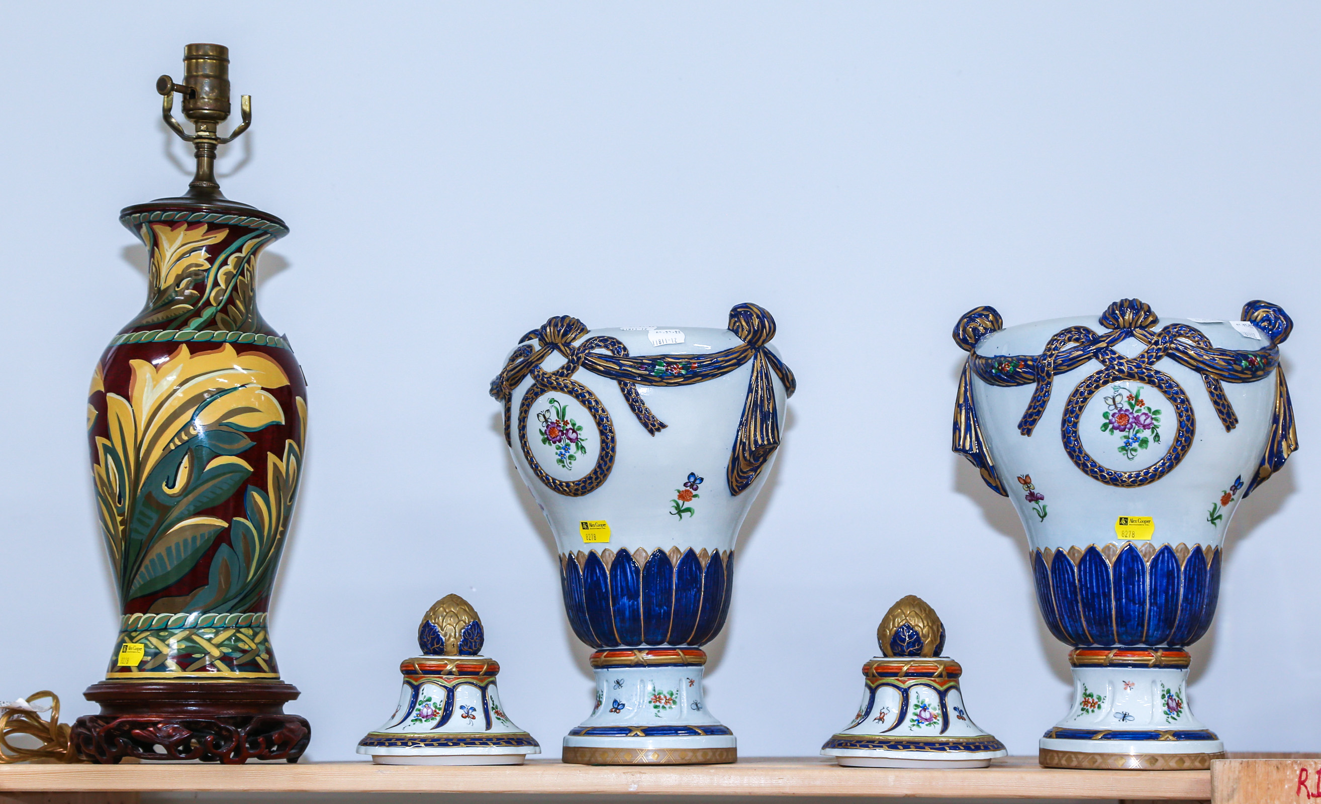 A TABLE LAMP & PAIR OF FAIENCE