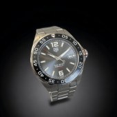 A TAG HEUER FORMULA 1 CALIBRE