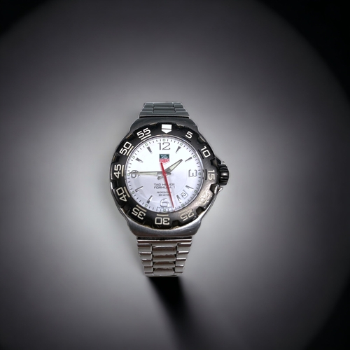 A TAG HEUER FORMULA 1 (WAC 1111)