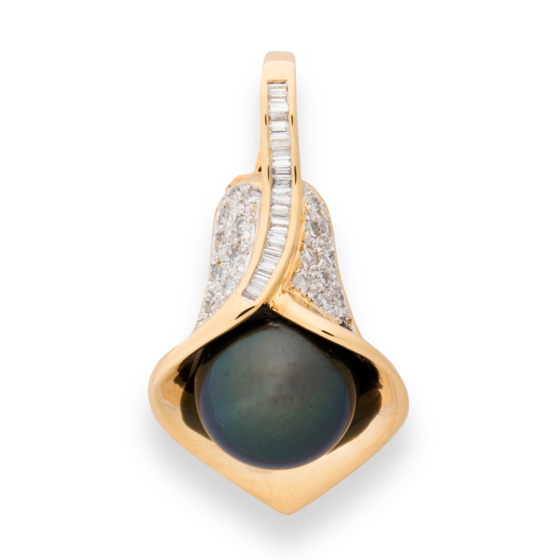 A TAHITIAN BLACK SOUTH SEA PEARL,