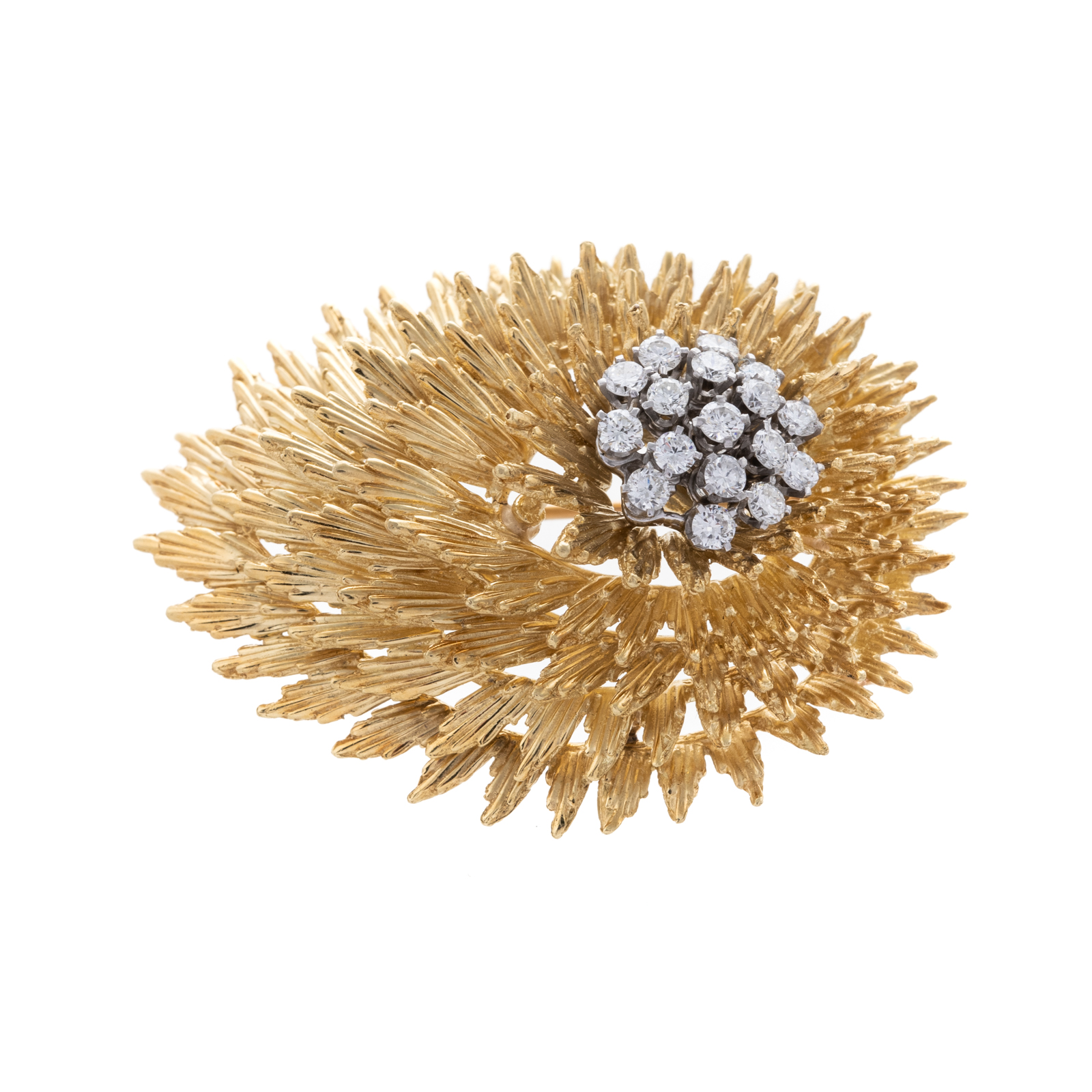 A TEXTURED TEAR DROP DIAMOND BROOCH