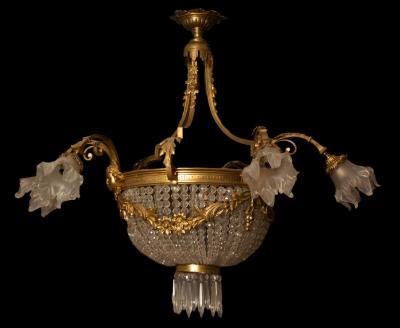 A three-branch six-light chandelier
