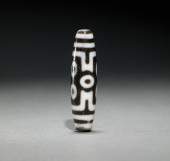 A TIBETAN DZI BEAD<br>Dimensio