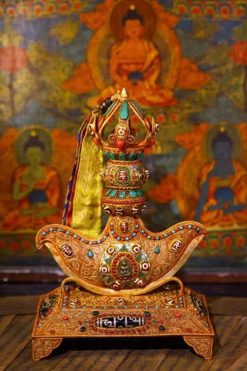 A TIBETAN SILVER CLOISONNÉ VAJRA