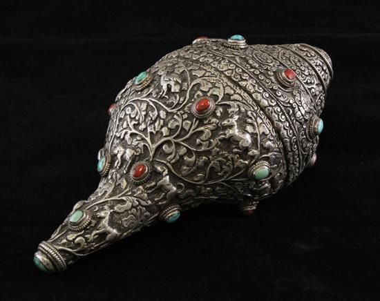 A Tibetan silver mounted conch