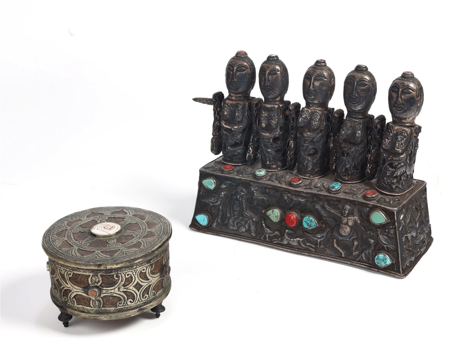 A TIBETAN STONE INSET WHITE METAL